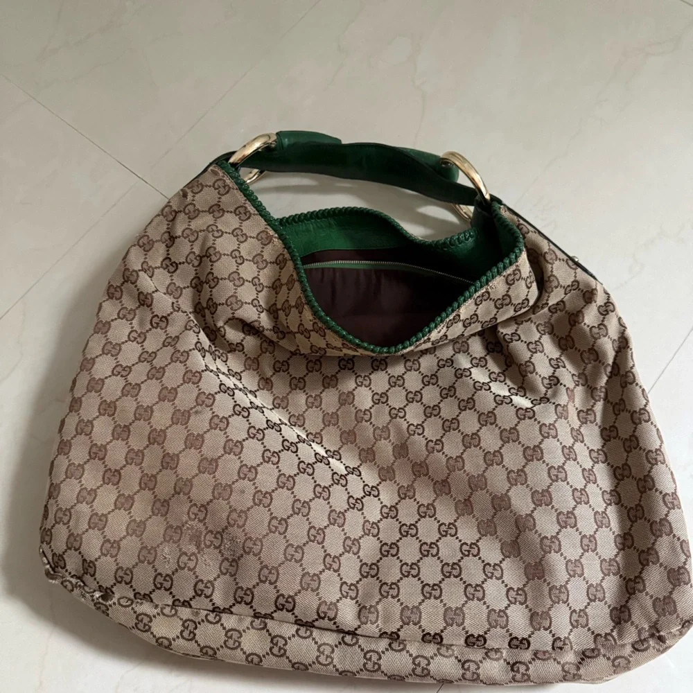 Gucci Beige and Green Hobo Bag - Picture 1 of 14